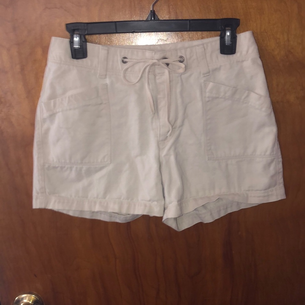 Lee riveted Women's Tan Shorts